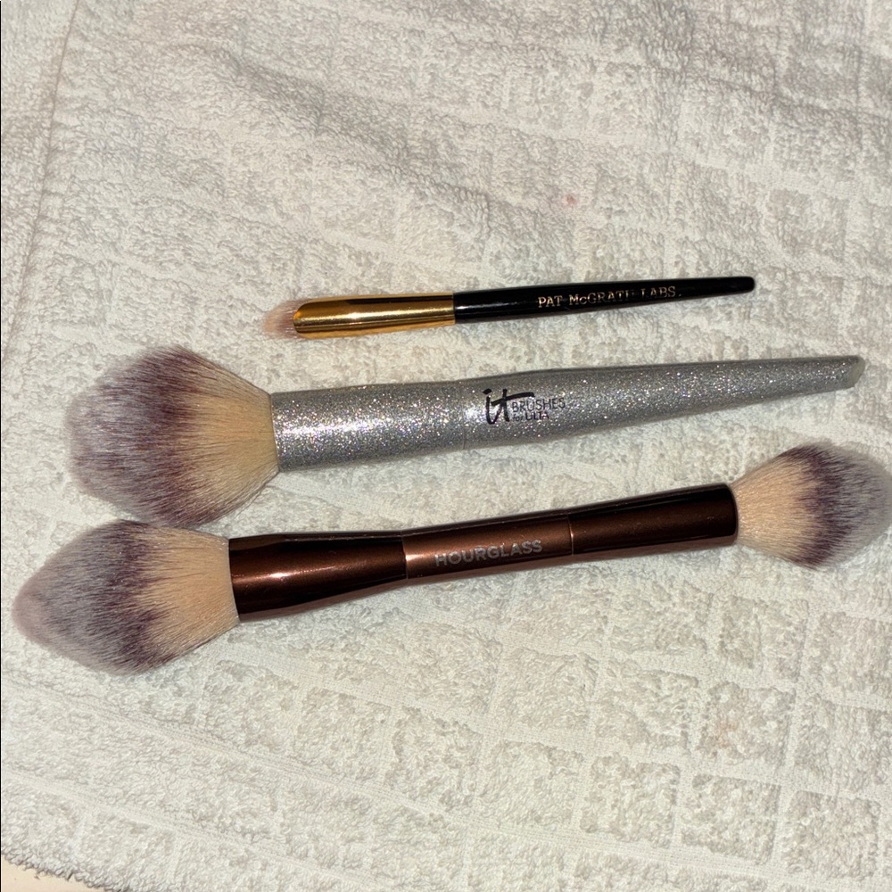 Hourglass Makeup Brush Set - Silver, Gold, and Brown